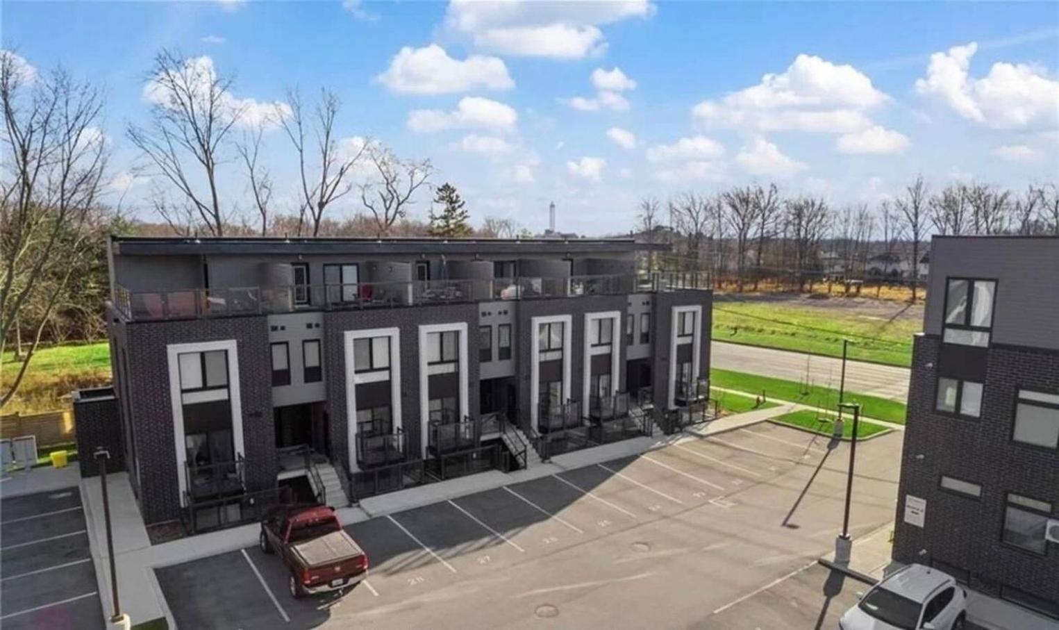 Cozy 1br15 Bath Unit-walk To Fallscasino Niagara Falls